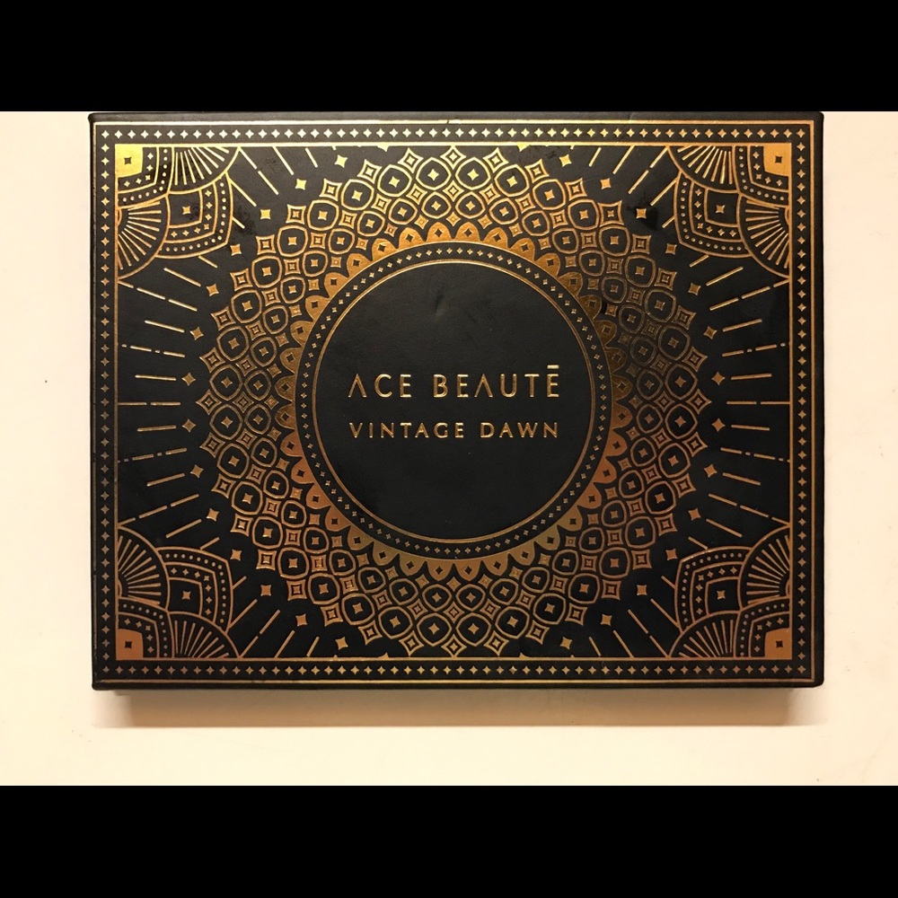 ACE BEAUTE eyeshadow pallet